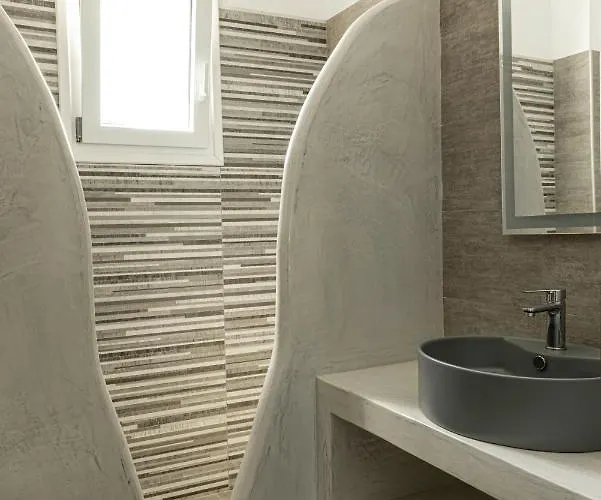 The Tree Santorini * Perissa (Santorini)