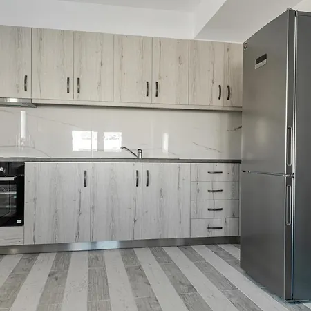 The Tree Santorini Tatil Evi