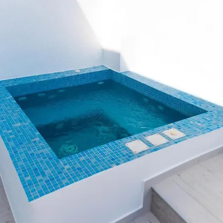 The Tree Santorini * Perissa (Santorini)