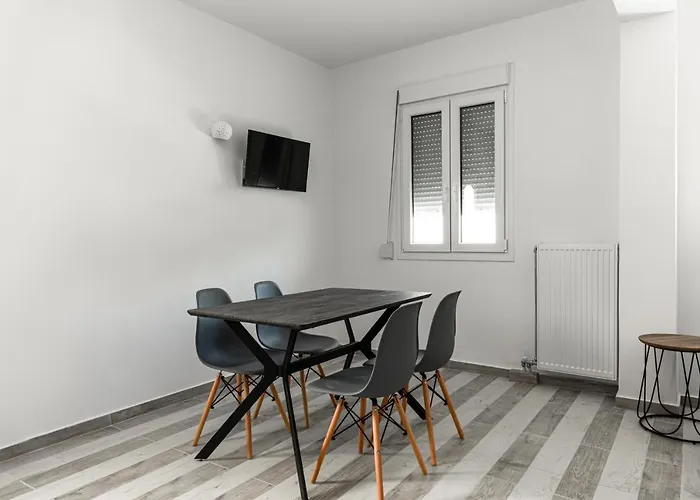 The Tree Santorini *