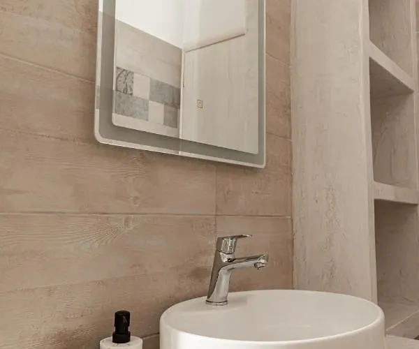 The Tree Santorini *