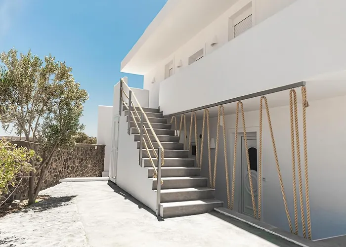 The Tree Santorini *