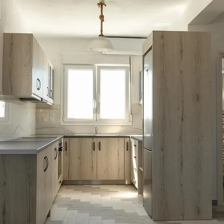 The Tree Santorini بيت للعطل بيريسا