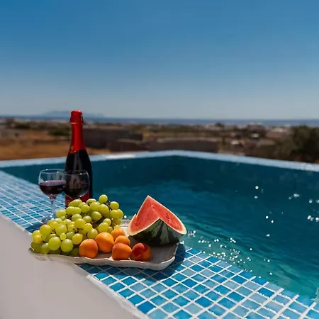 The Tree Santorini Vakantiehuis Perissa (Santorini)