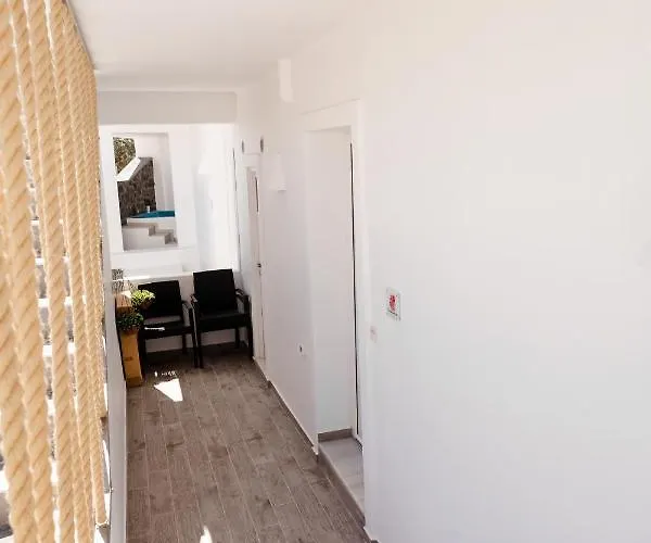 Vakantiehuis The Tree Santorini *